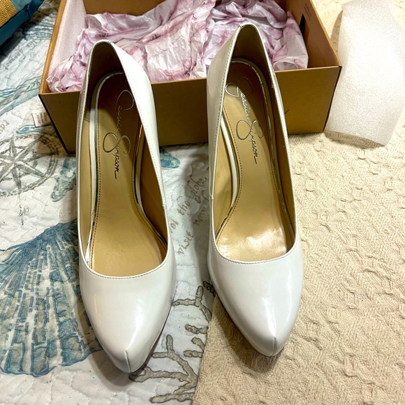 JESSICA SIMPSON white heels - Picture 1 of 4